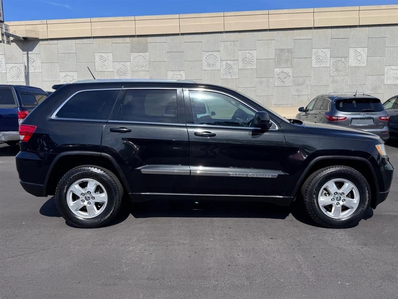 Jeep Grand Cherokee RWD 4dr Laredo 2012