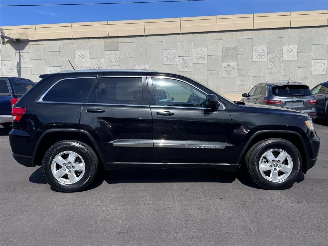 Jeep Grand Cherokee RWD 4dr Laredo 2012