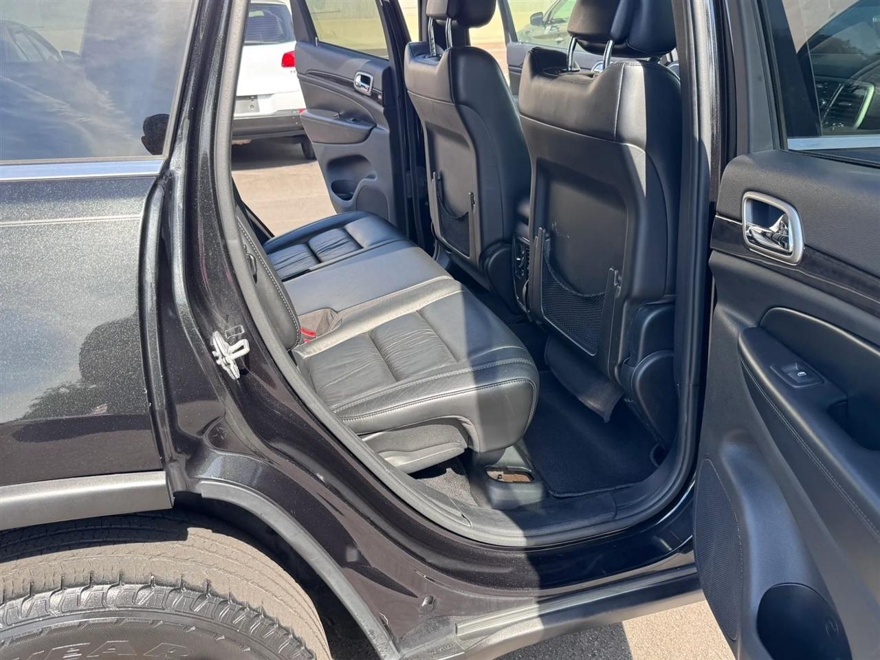 Jeep Grand Cherokee RWD 4dr Laredo 2012