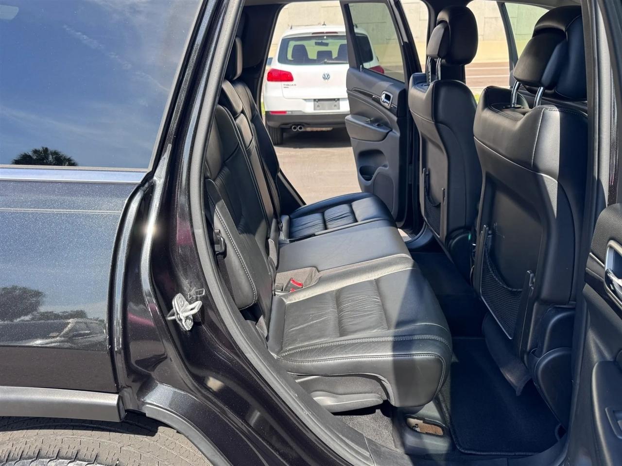Jeep Grand Cherokee RWD 4dr Laredo 2012