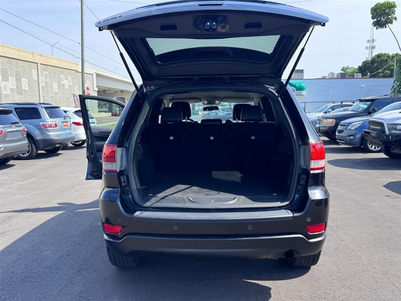 Jeep Grand Cherokee RWD 4dr Laredo 2012