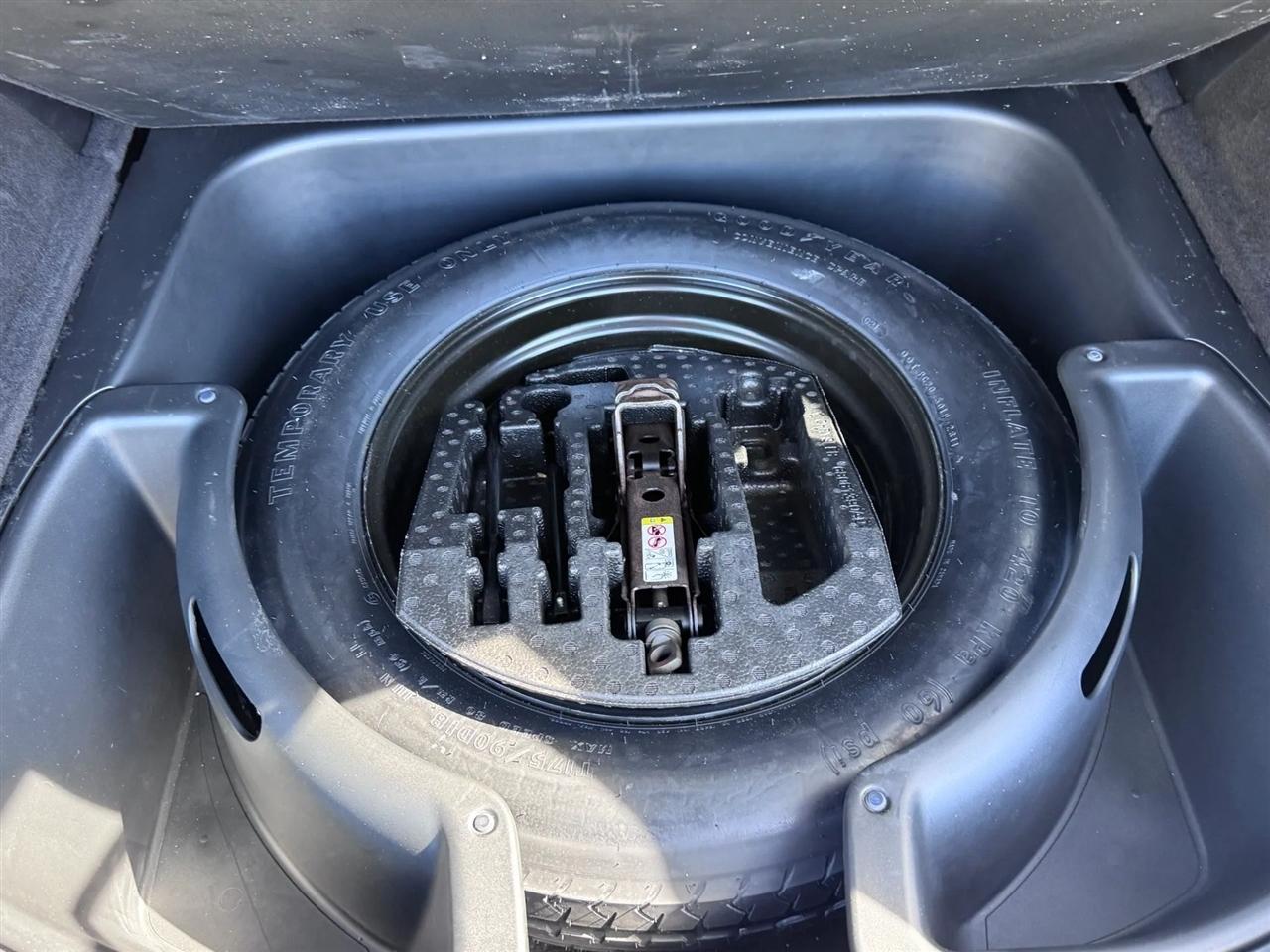 Jeep Grand Cherokee RWD 4dr Laredo 2012