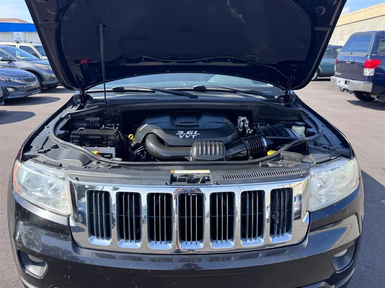 Jeep Grand Cherokee RWD 4dr Laredo 2012