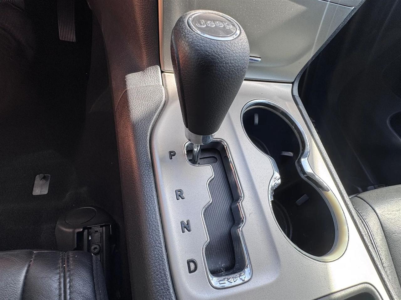 Jeep Grand Cherokee RWD 4dr Laredo 2012