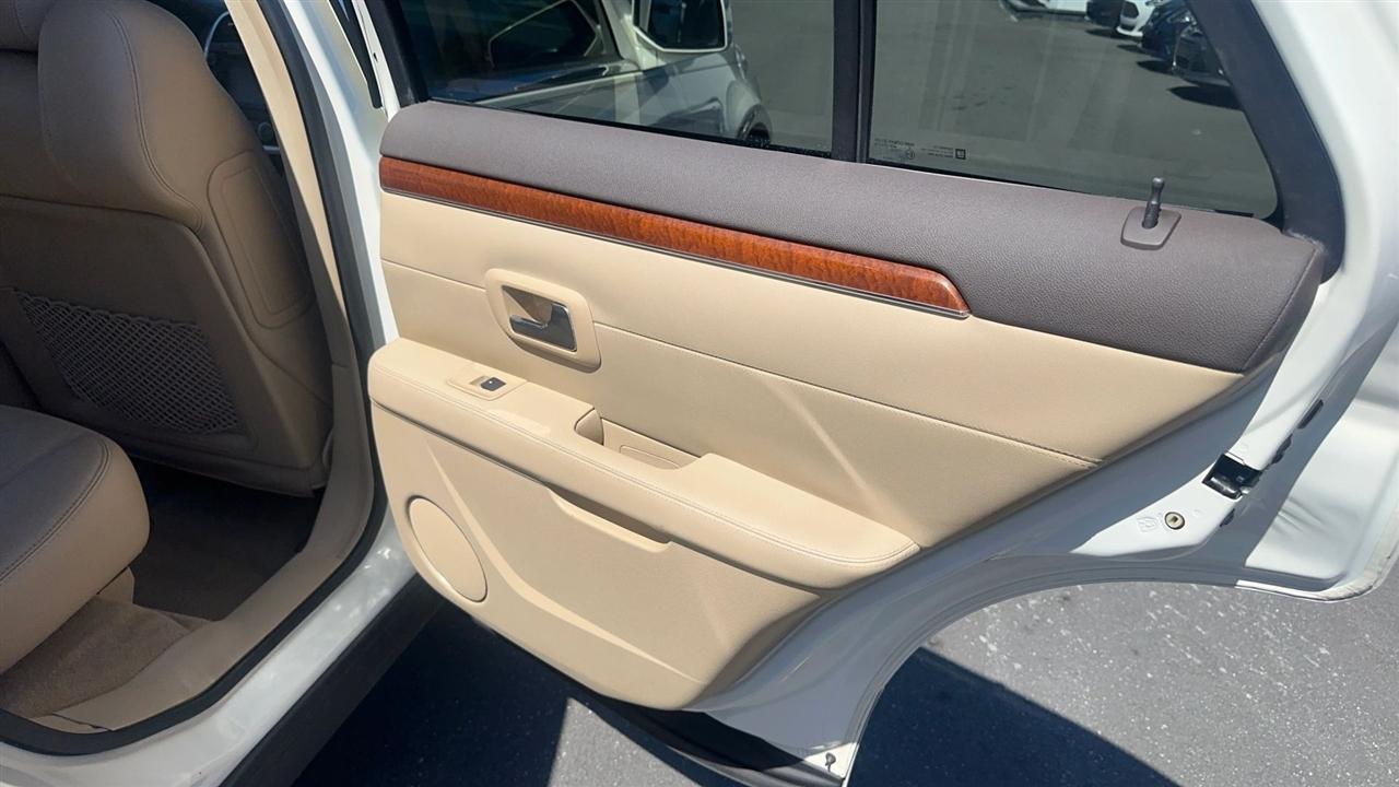 Cadillac SRX RWD 4dr V8 2008