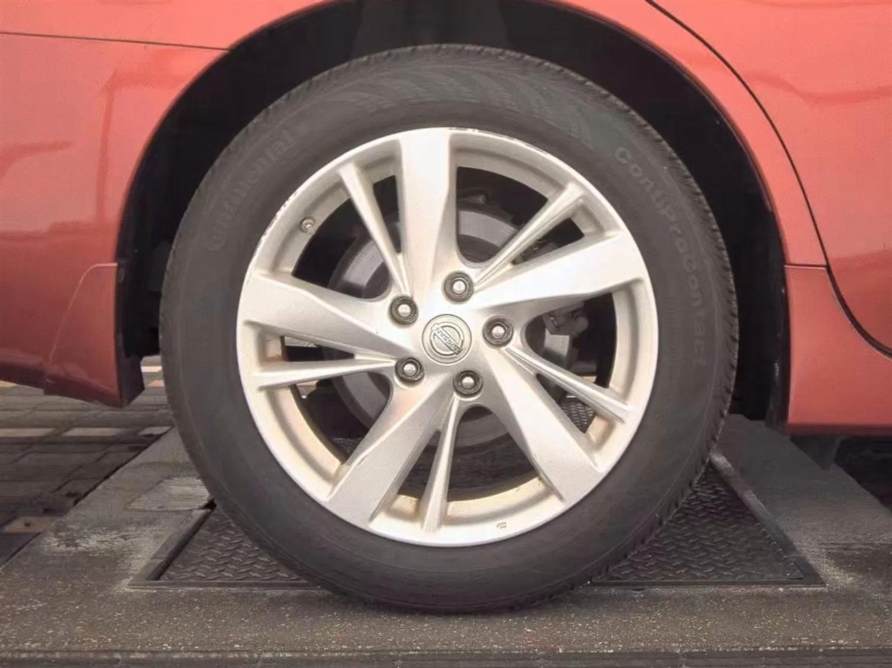 Nissan Altima 4dr Sdn I4 2.5 SV 2013