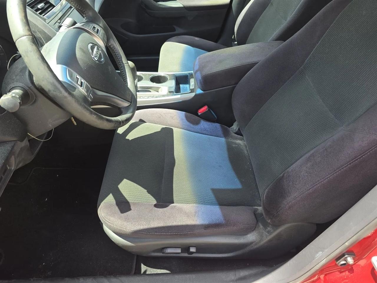 Nissan Altima 4dr Sdn I4 2.5 SV 2013