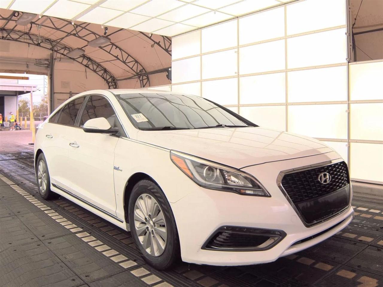 Hyundai Sonata Hybrid SE 2.0L 2017