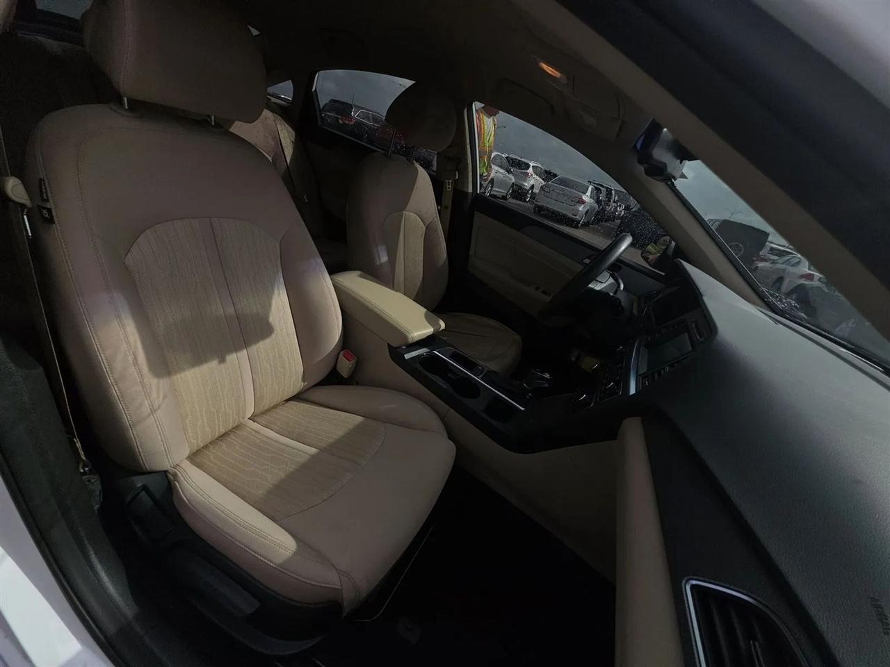 Hyundai Sonata Hybrid SE 2.0L 2017