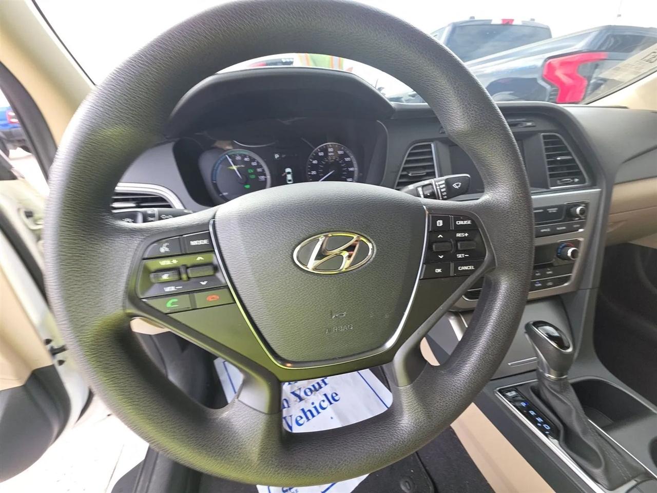 Hyundai Sonata Hybrid SE 2.0L 2017