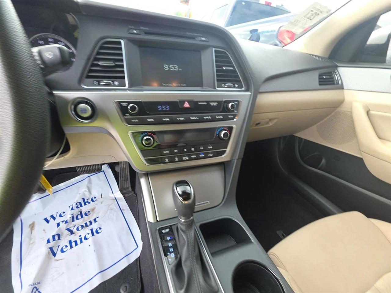 Hyundai Sonata Hybrid SE 2.0L 2017