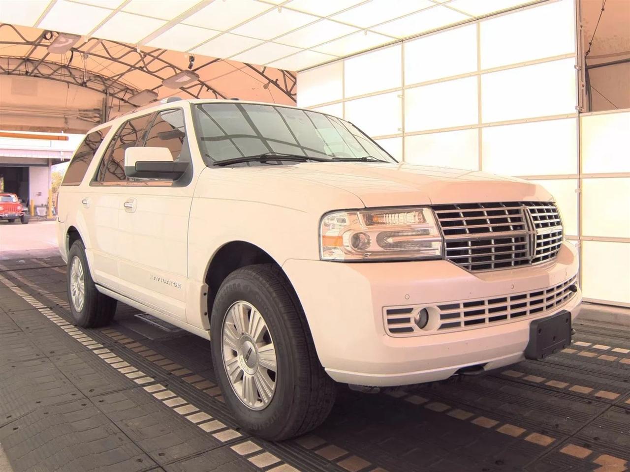 Lincoln Navigator 4WD 4dr 2014