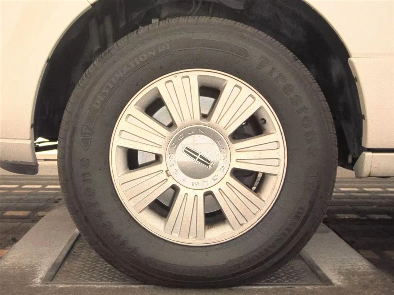 Lincoln Navigator 4WD 4dr 2014