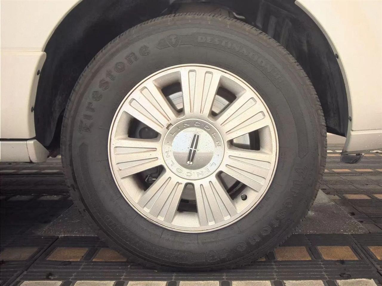 Lincoln Navigator 4WD 4dr 2014