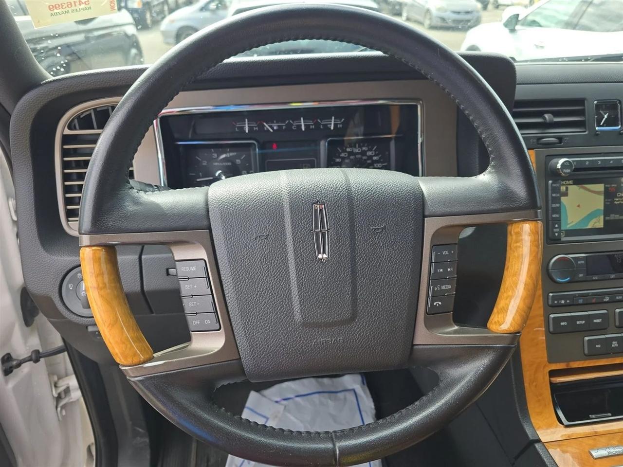 Lincoln Navigator 4WD 4dr 2014