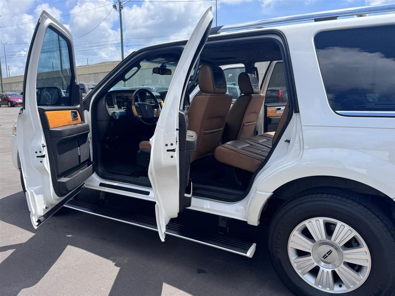 Lincoln Navigator 4WD 4dr 2014