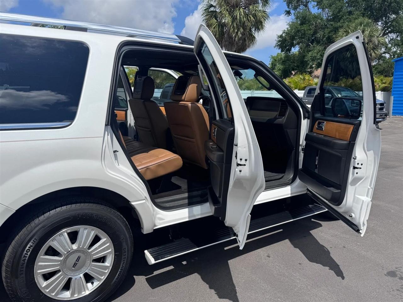 Lincoln Navigator 4WD 4dr 2014