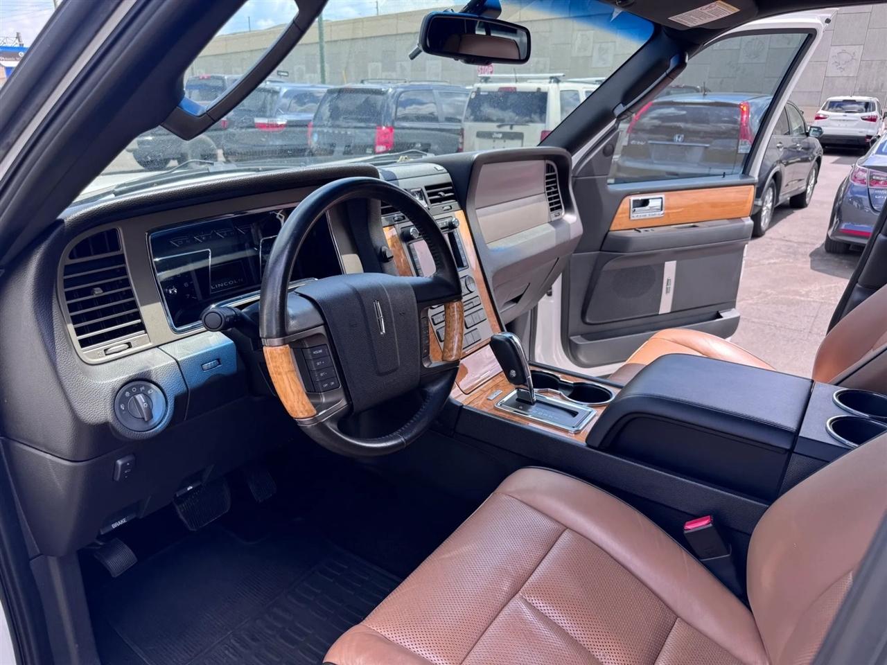 Lincoln Navigator 4WD 4dr 2014