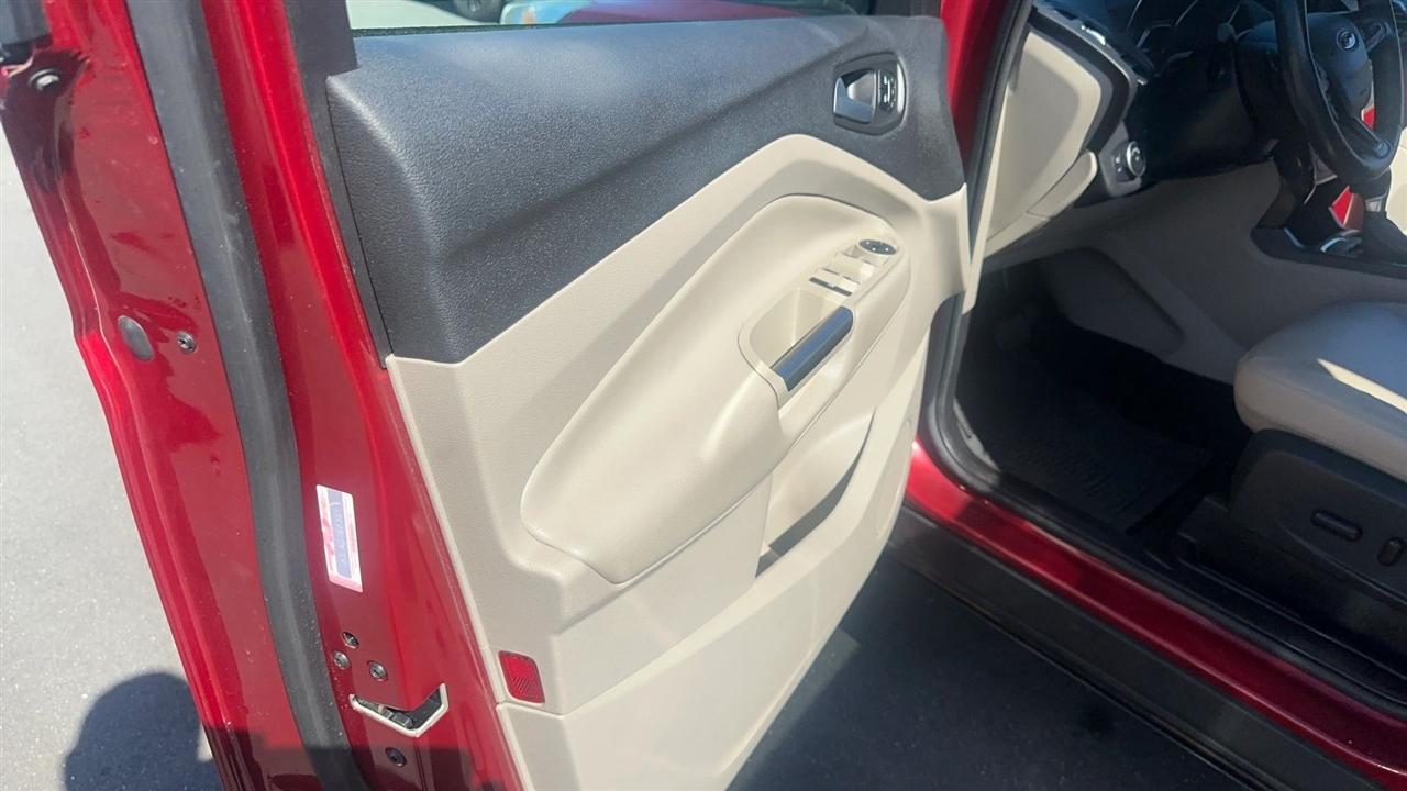 Ford Escape Titanium FWD 2017