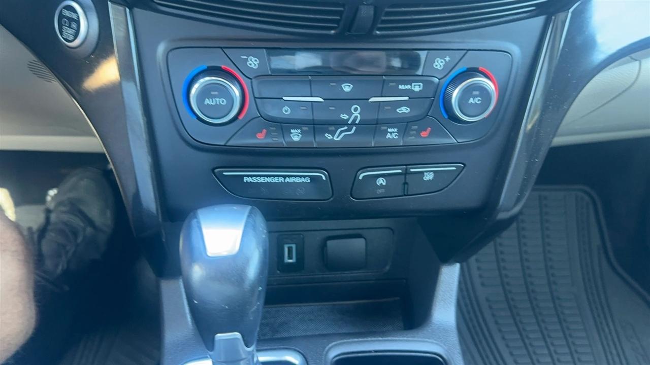 Ford Escape Titanium FWD 2017