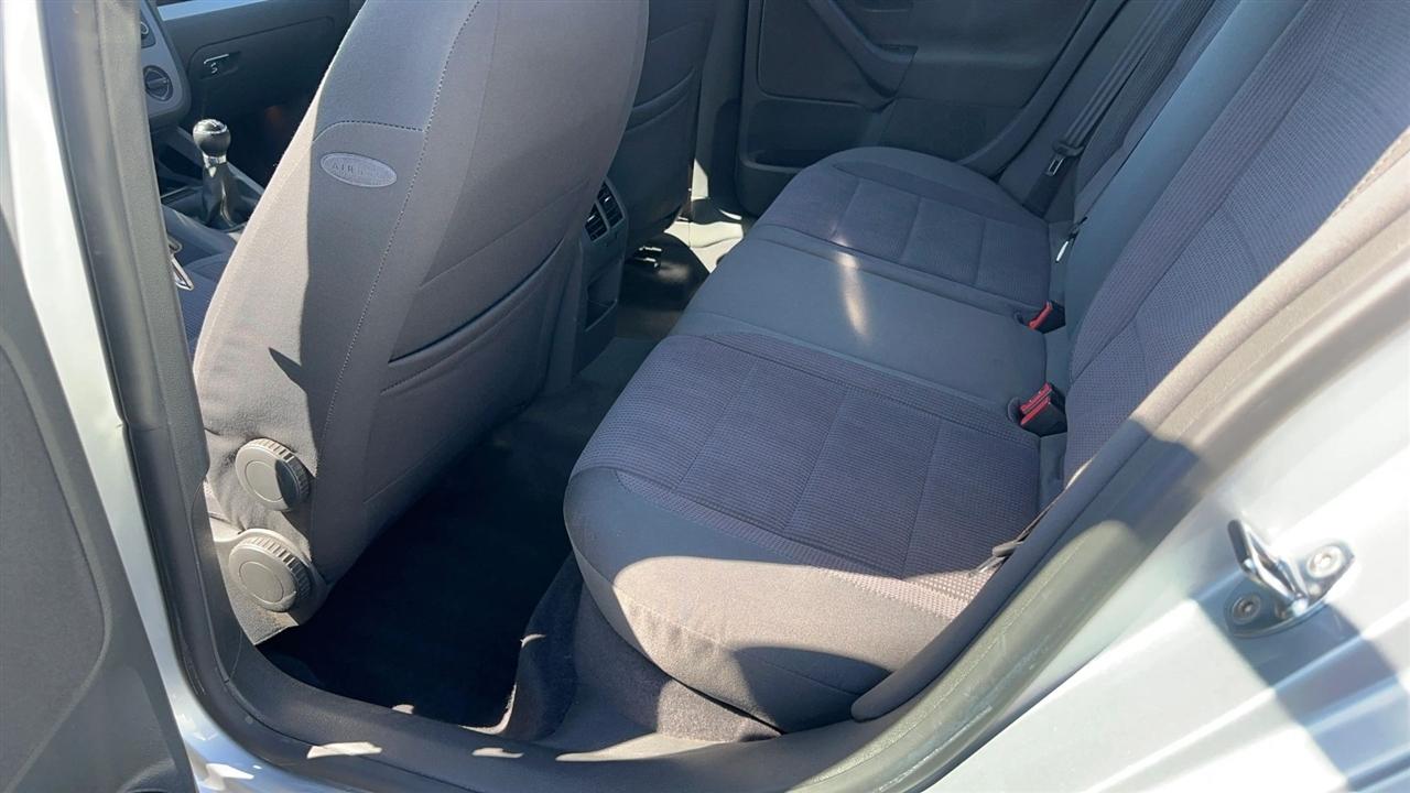 Volkswagen Jetta Sedan A5 4dr Value Edition Auto 2005