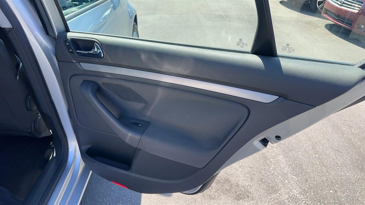 Volkswagen Jetta Sedan A5 4dr Value Edition Auto 2005