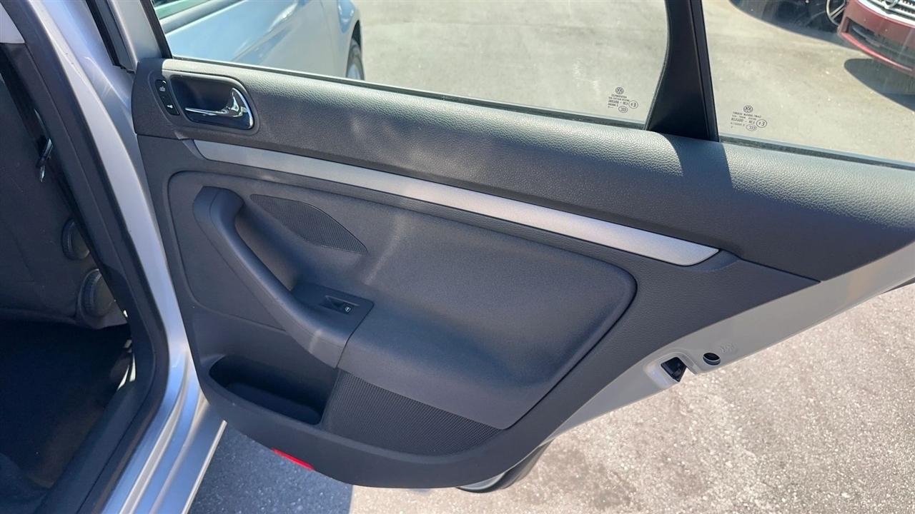 Volkswagen Jetta Sedan A5 4dr Value Edition Auto 2005