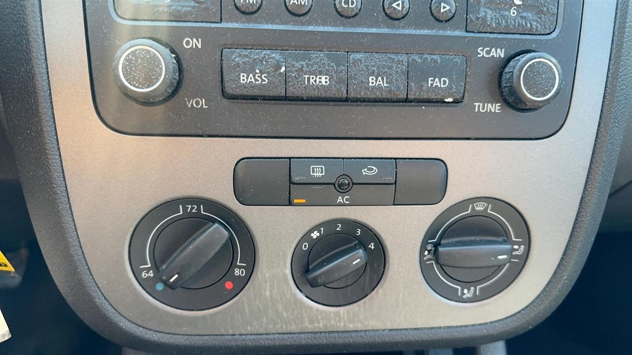 Volkswagen Jetta Sedan A5 4dr Value Edition Auto 2005