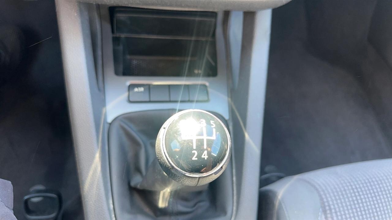 Volkswagen Jetta Sedan A5 4dr Value Edition Auto 2005