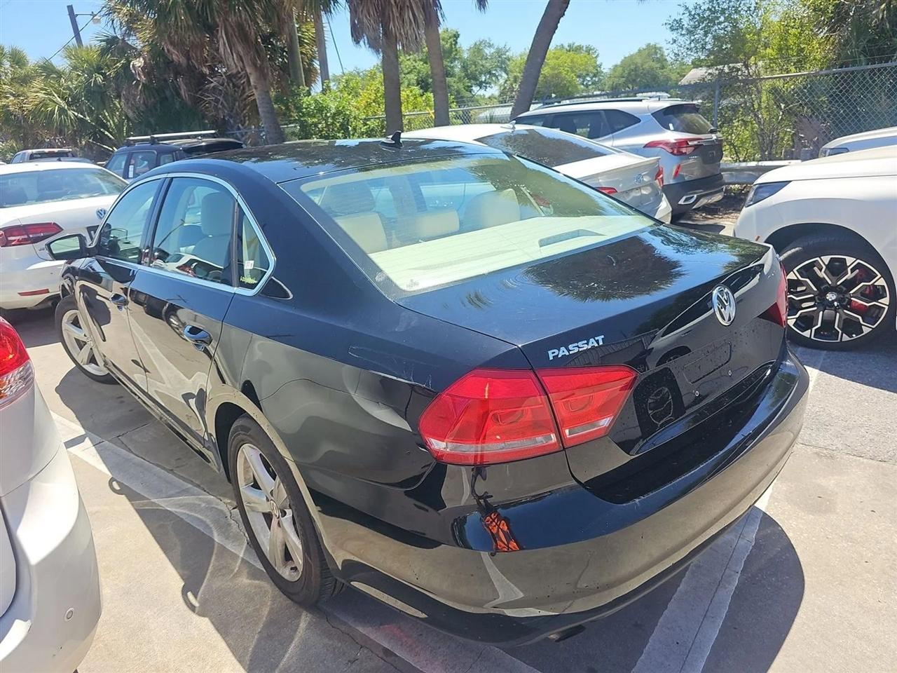 Volkswagen Passat 4dr Sdn 1.8T Auto S 2015