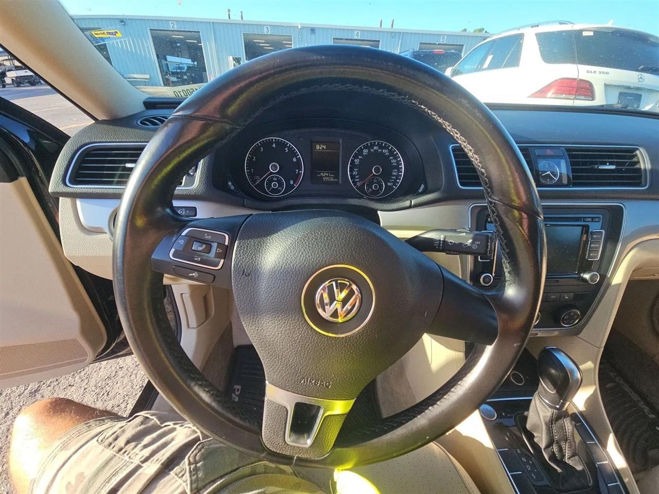 Volkswagen Passat 4dr Sdn 1.8T Auto S 2015