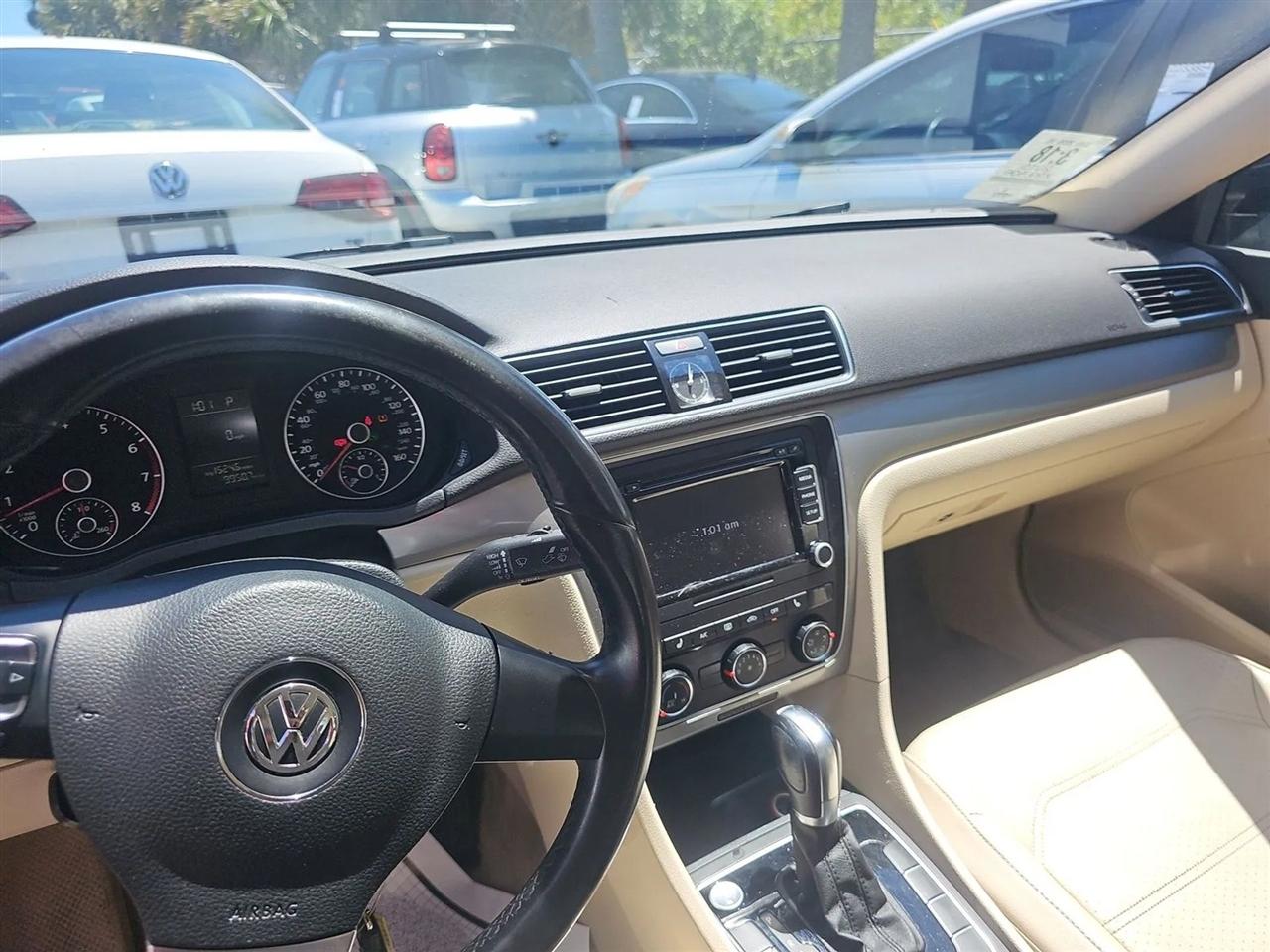 Volkswagen Passat 4dr Sdn 1.8T Auto S 2015