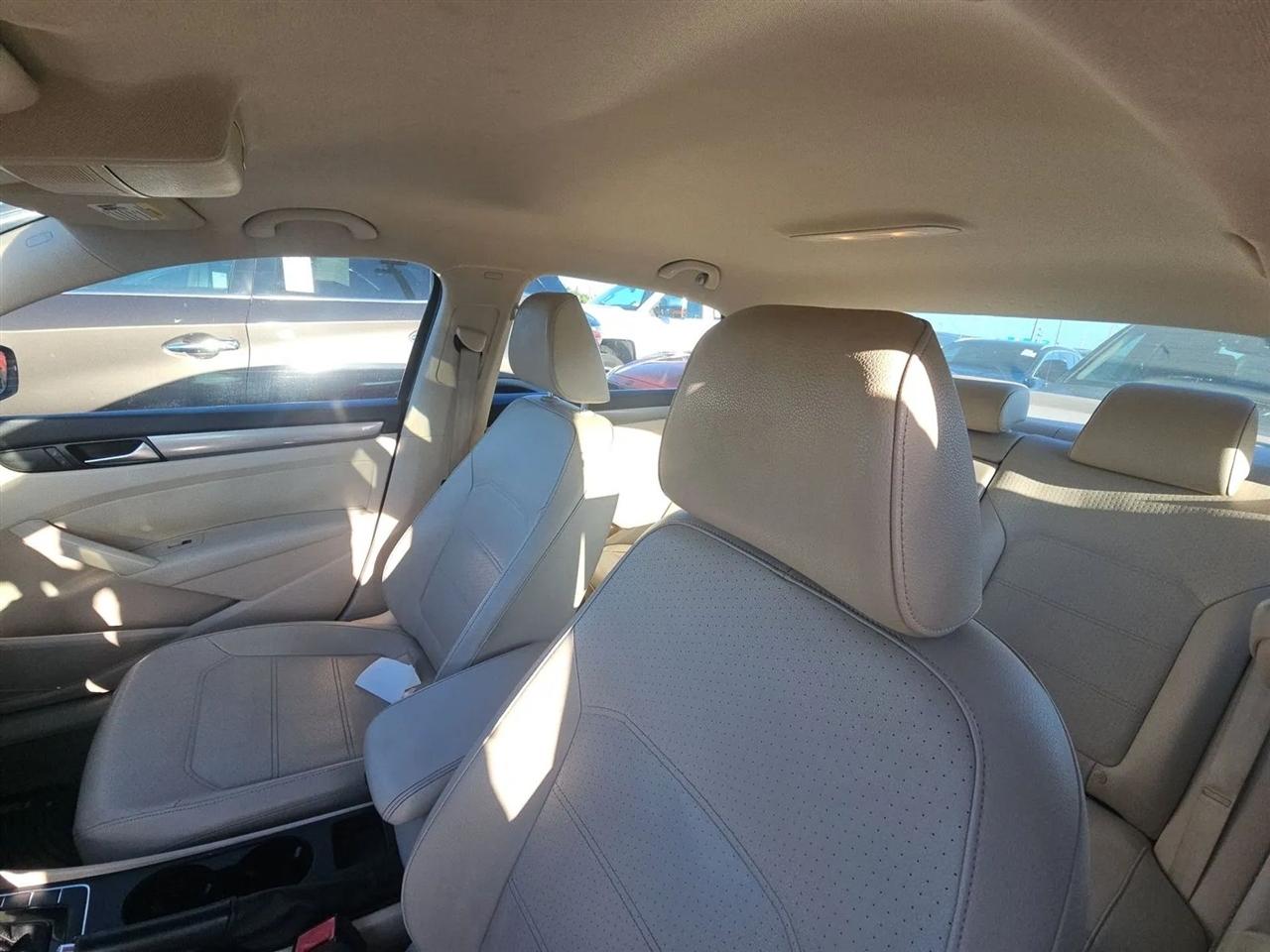 Volkswagen Passat 4dr Sdn 1.8T Auto S 2015