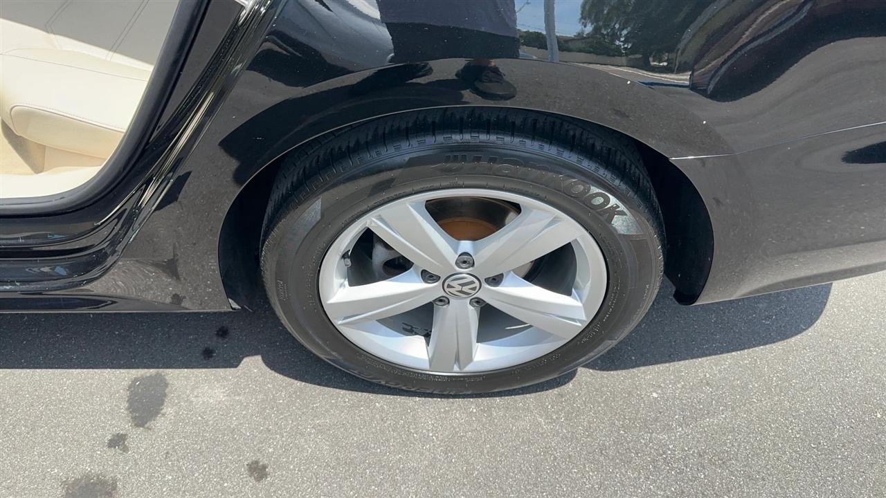 Volkswagen Passat 4dr Sdn 1.8T Auto S 2015