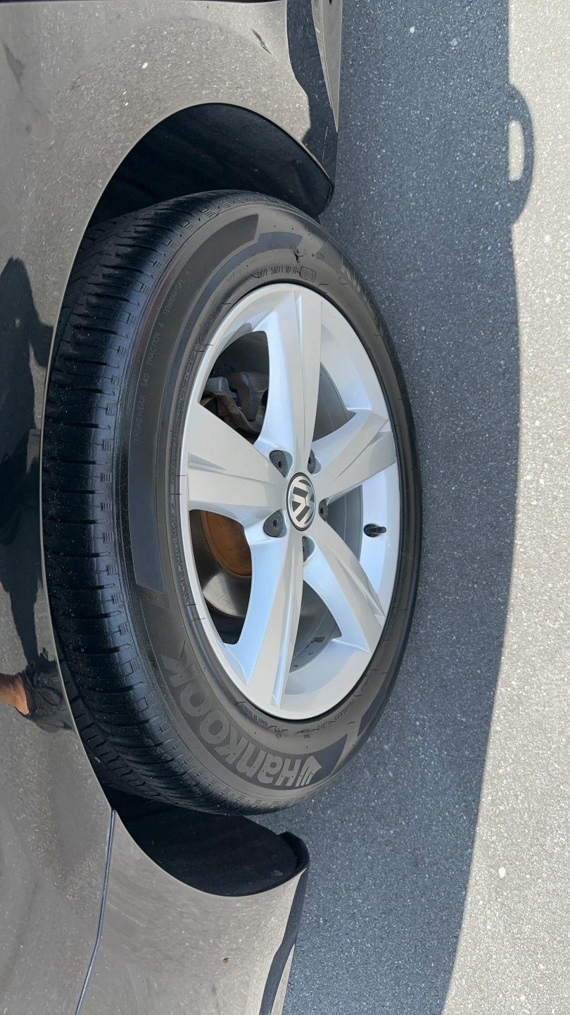 Volkswagen Passat 4dr Sdn 1.8T Auto S 2015