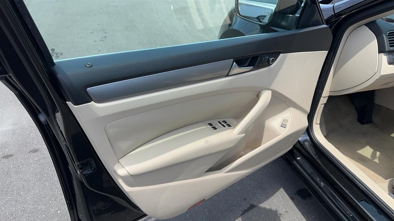 Volkswagen Passat 4dr Sdn 1.8T Auto S 2015