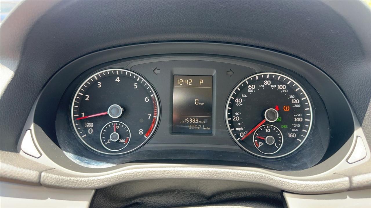 Volkswagen Passat 4dr Sdn 1.8T Auto S 2015