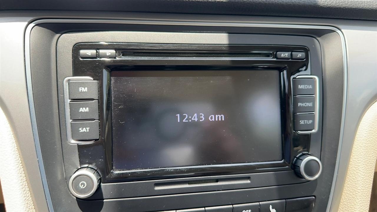 Volkswagen Passat 4dr Sdn 1.8T Auto S 2015
