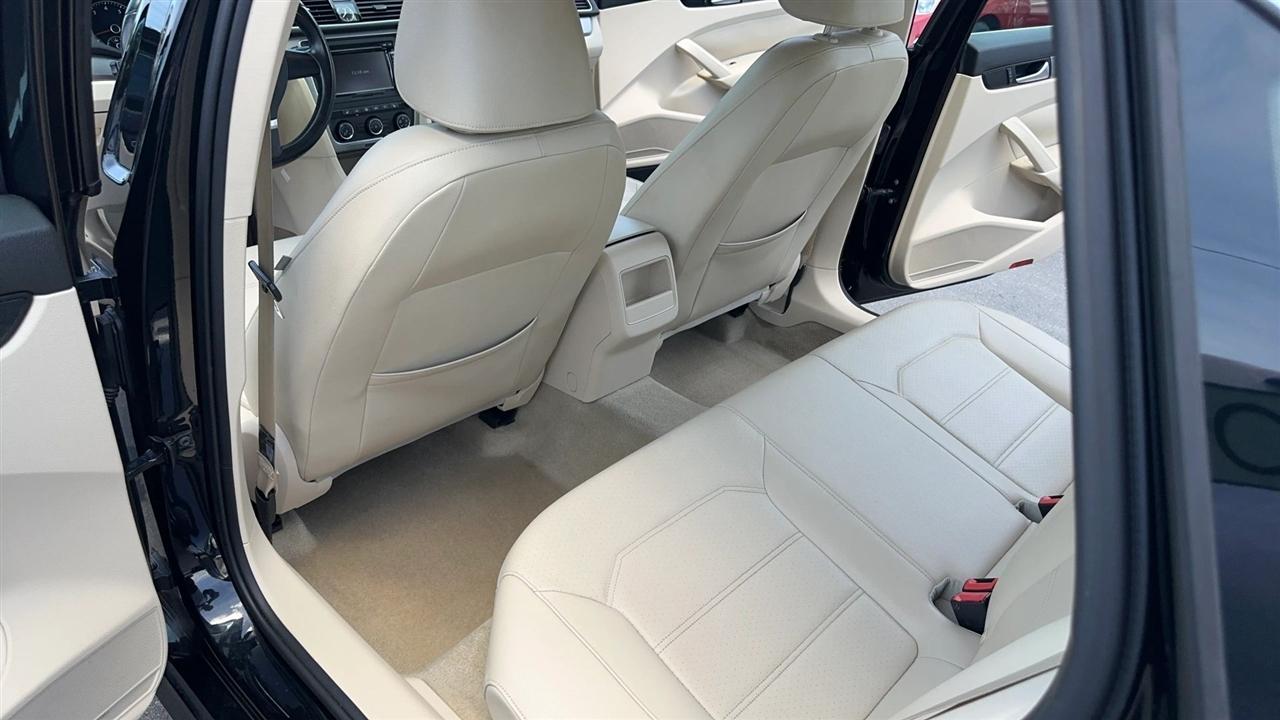 Volkswagen Passat 4dr Sdn 1.8T Auto S 2015