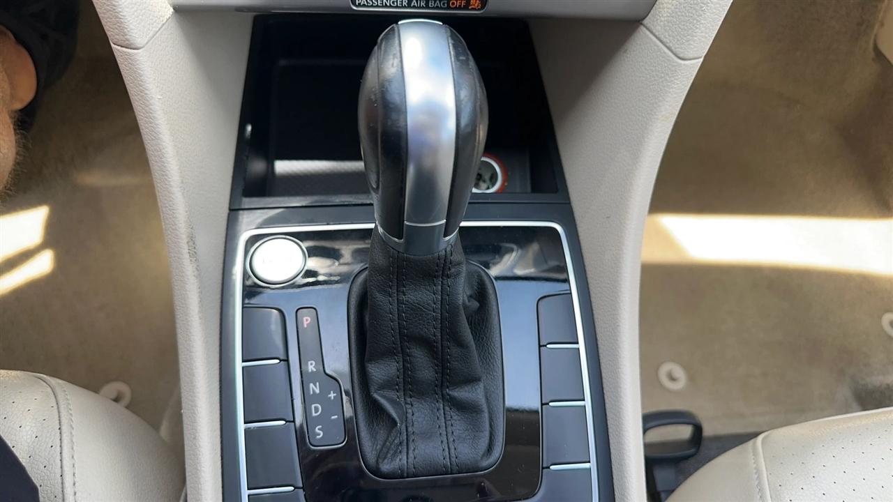 Volkswagen Passat 4dr Sdn 1.8T Auto S 2015