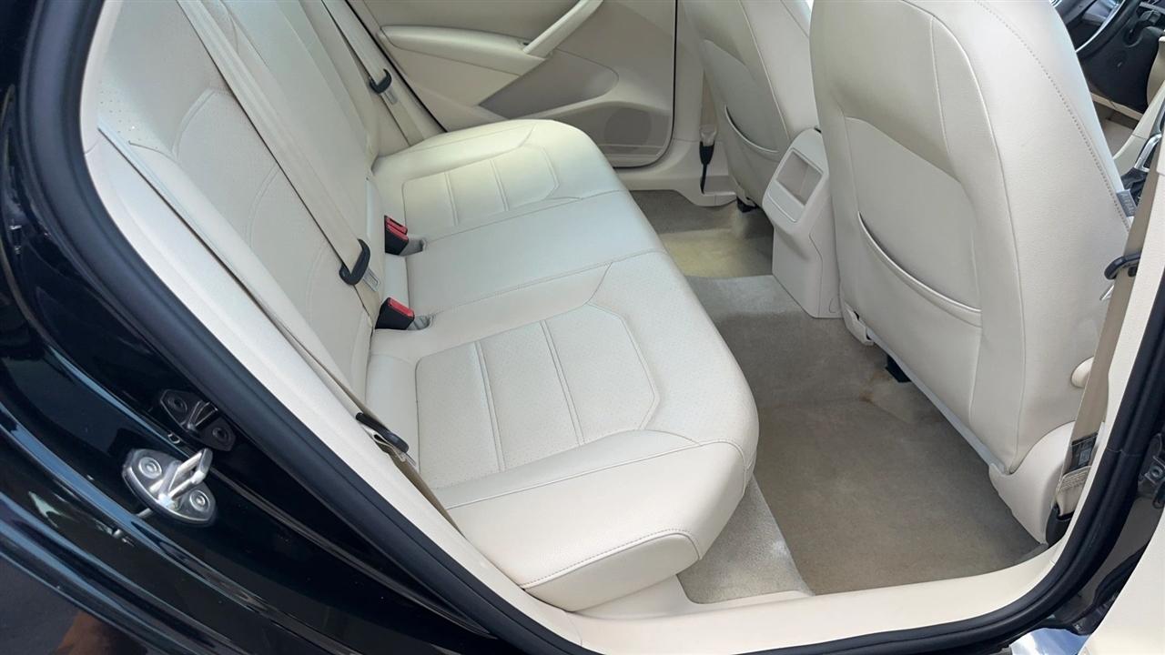 Volkswagen Passat 4dr Sdn 1.8T Auto S 2015
