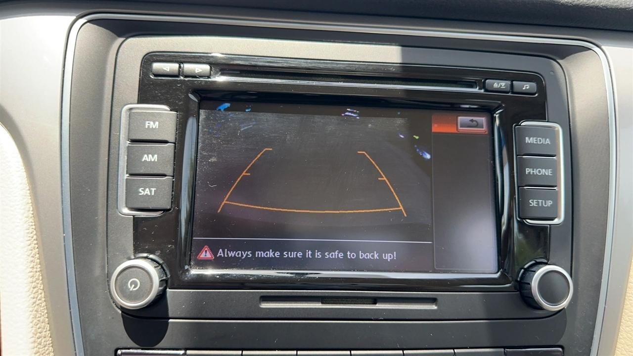 Volkswagen Passat 4dr Sdn 1.8T Auto S 2015