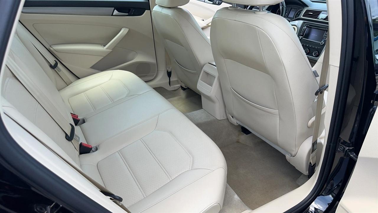 Volkswagen Passat 4dr Sdn 1.8T Auto S 2015