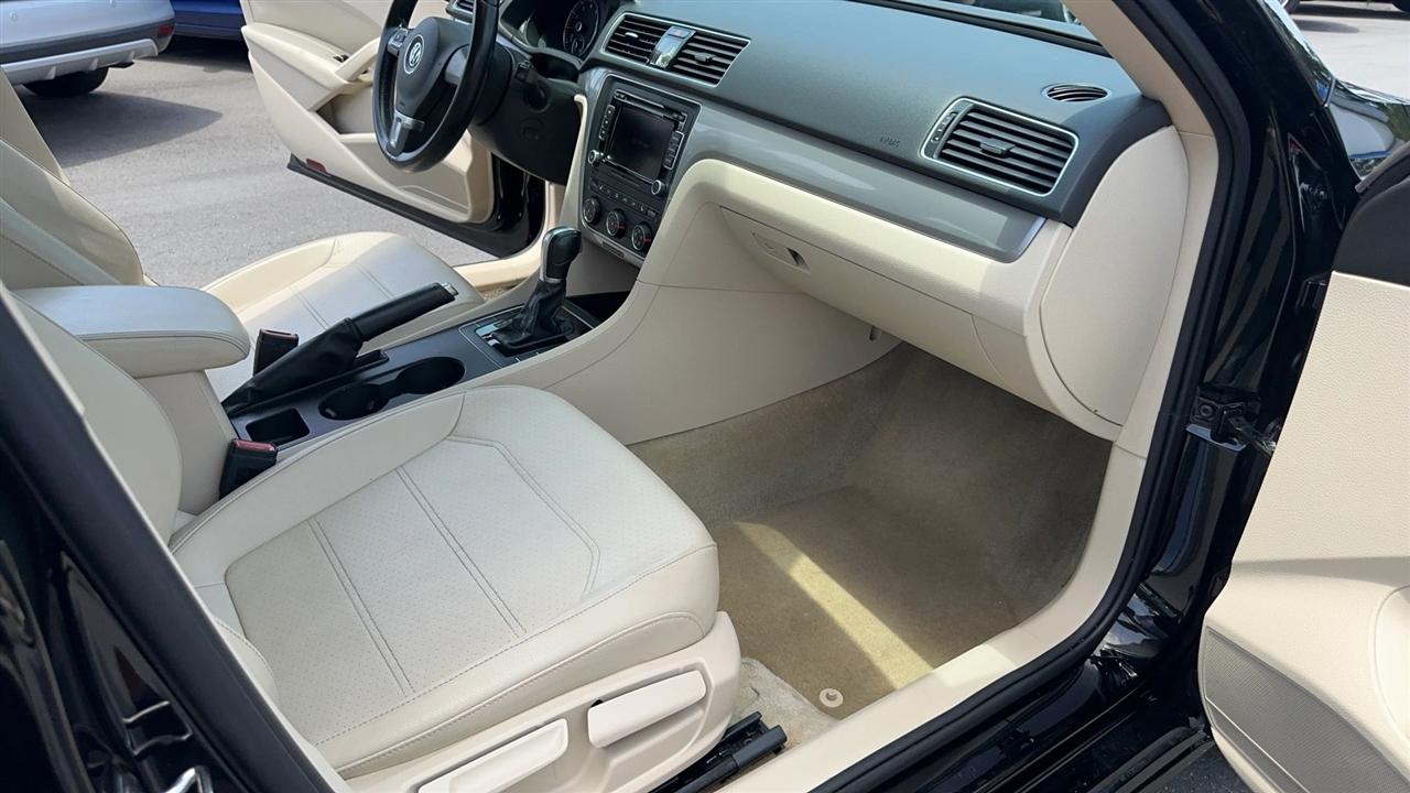Volkswagen Passat 4dr Sdn 1.8T Auto S 2015