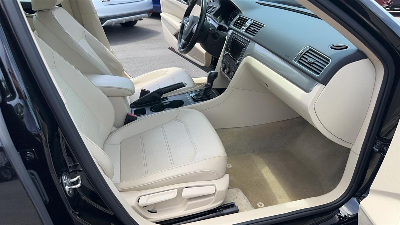 Volkswagen Passat 4dr Sdn 1.8T Auto S 2015