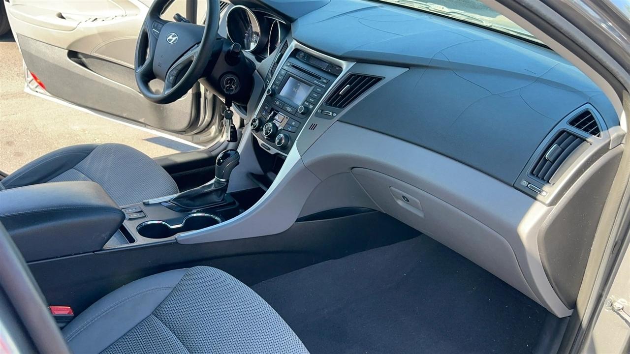 Hyundai Sonata 4dr Sdn 2.4L Auto GLS 2014