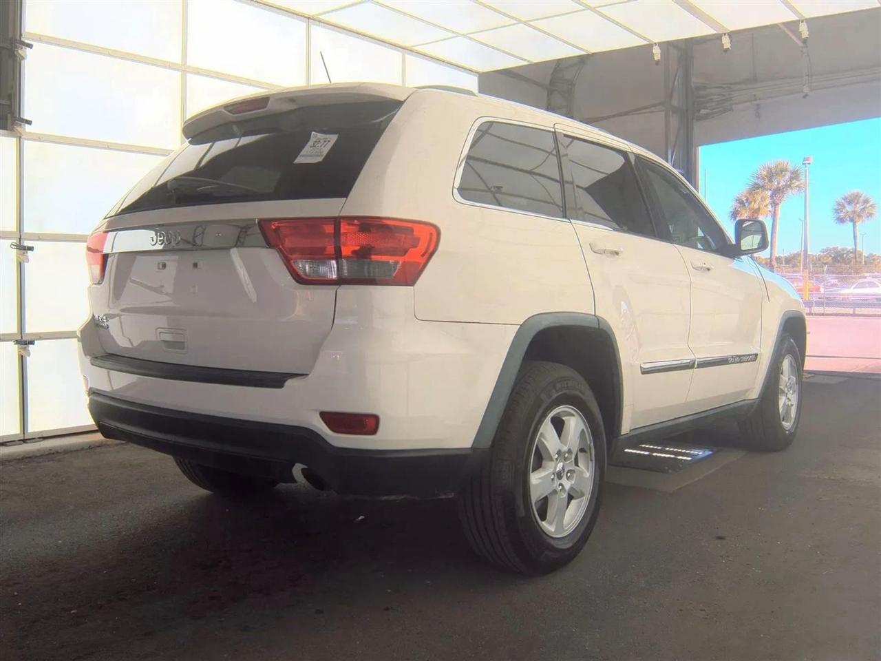 Jeep Grand Cherokee 4WD 4dr Laredo 2012