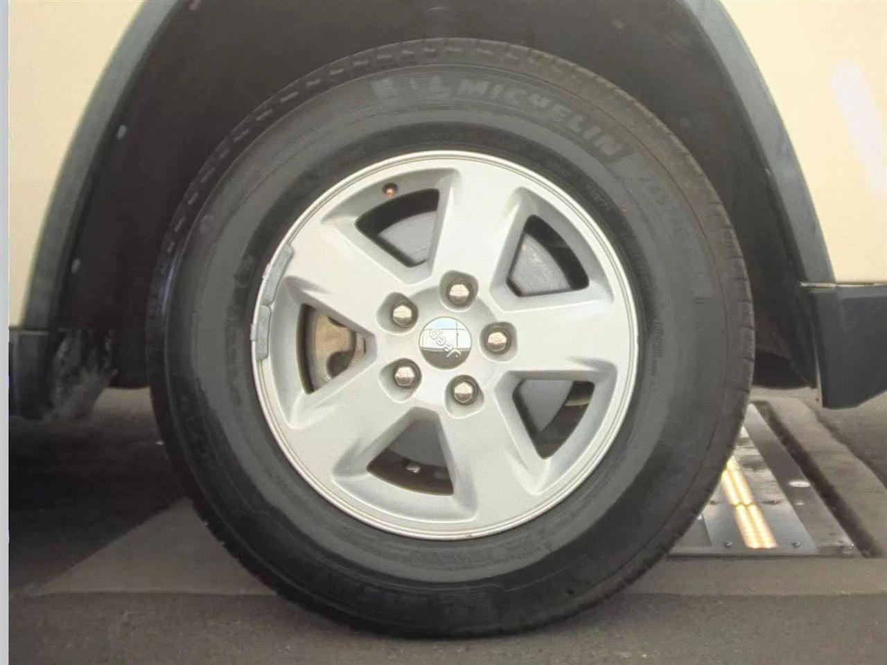 Jeep Grand Cherokee 4WD 4dr Laredo 2012