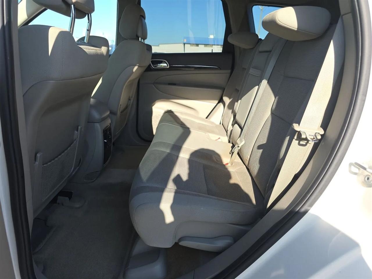 Jeep Grand Cherokee 4WD 4dr Laredo 2012