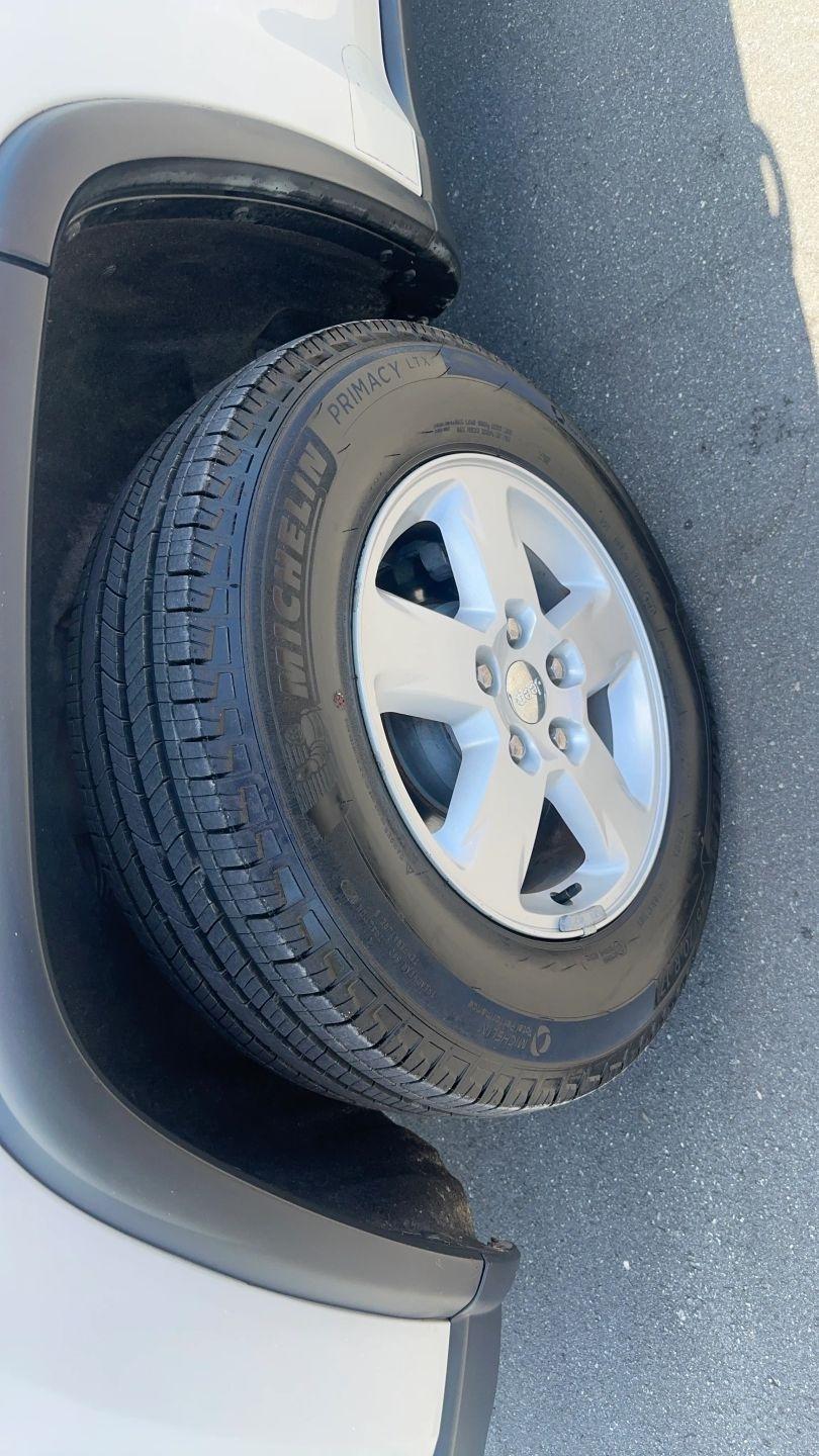 Jeep Grand Cherokee 4WD 4dr Laredo 2012